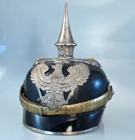 Prussian Dragoon Officer Pickelhaube - Felt Construction. RARE Visuel