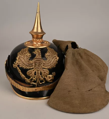 Prussian / Lübeck 162nd Infantry Regt. Officer Pickelhaube with Cover Visuel
