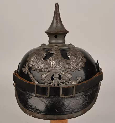 Prussian Model 1915 Infantry Enlisted Pickelhaube. Visuel