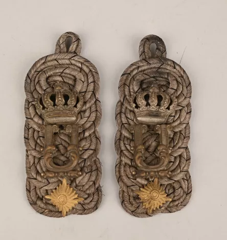 Prussian Pair of Shoulderboards  for the 13th Hussar Regt. Visuel