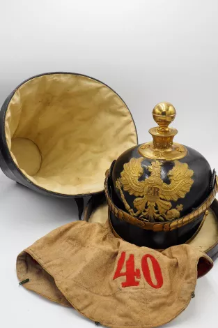Prussian 40th Field Artillery Officer Pickelhaube with Field Cover Visuel